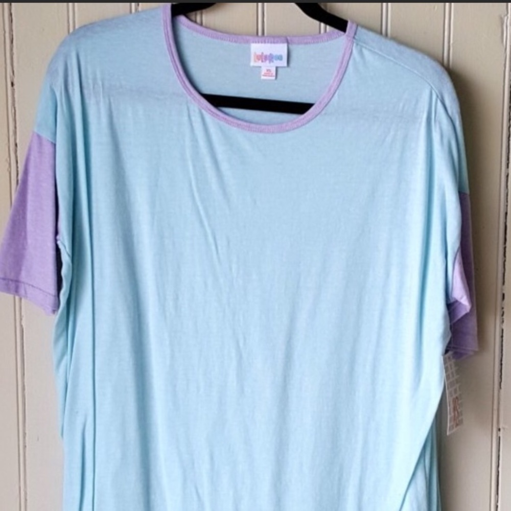 Xs lularoe Irma tee